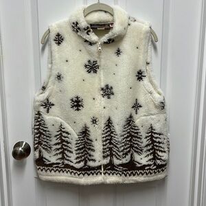 Woman’s Winter Ivory And‎ Brown Fleece Vest